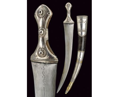 dating: last quarter of the 19th Century provenance: Arabia Long, wide, curved, flat, double-edged blade, engraved at the bas