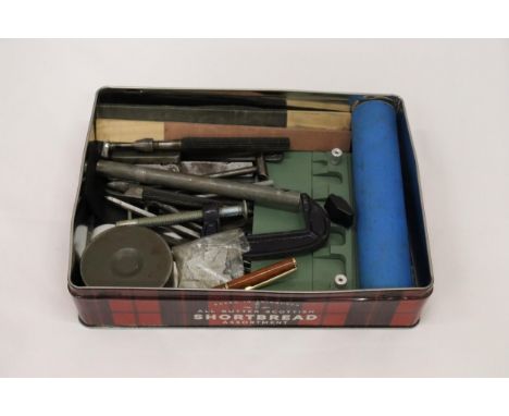 A TRAY CONTAINING ENGINEERING AND CRAFTS TOOLS AND ACCESSORIES 