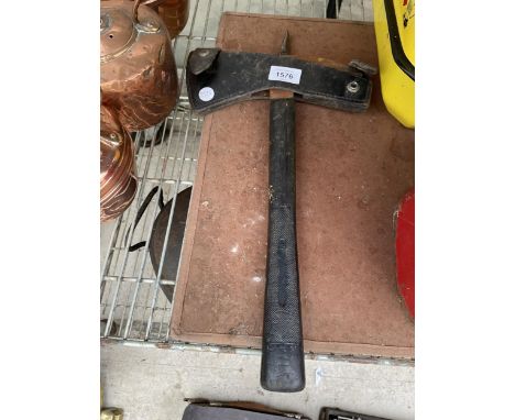 A VINTAGE MILITARY STYLE AXE 