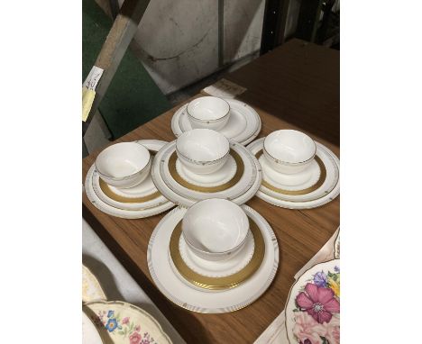A QUANTITY OF SPODE 'OPERA' SOUP BOWLS AND PLATES 