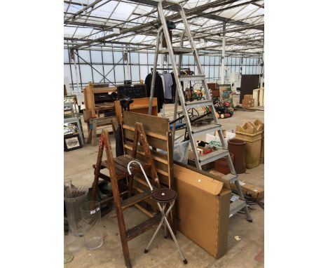 AN ASSORTMENT OF ITEMS TO INCLUDE A SIX RUNG ALUMINIUM STEP LADDER, AND A SMALL WOODEN STEP LADDER ETC 