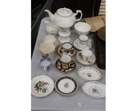 VARIOUS CERAMIC ITEMS TO INCLUDE WEDGWOOD, PARAGON, DUCHESS ETC 