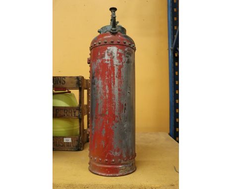 A VINTAGE FIRE EXTINGUISHER WITH BRASS PLUNGER 
