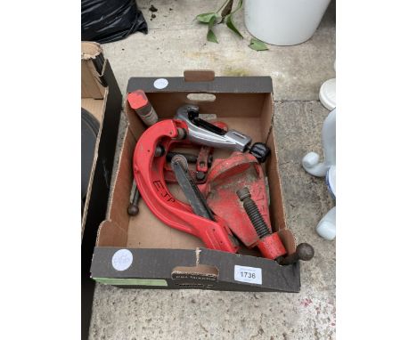 AN ASSORTMENT OF CLAMPS AND PIPE CUTTING TOOLS ETC 