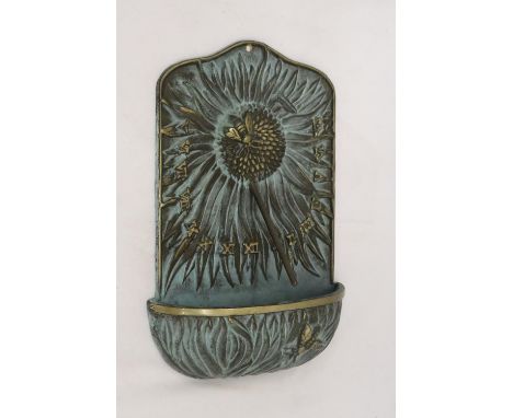 A HEAVY BRASS VINTAGE SUNDIAL 