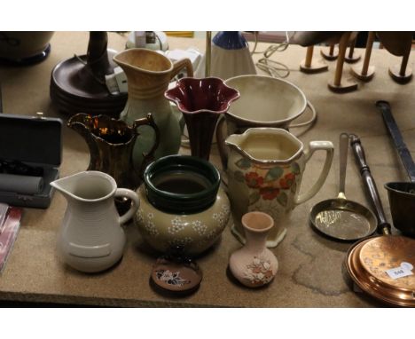 A QUANTITY OF VINTAGE CERAMICS AND POTTERY TO INCLUDE BESWICK, ARTHUR WOOD, ETC, VASES AND JUGS 