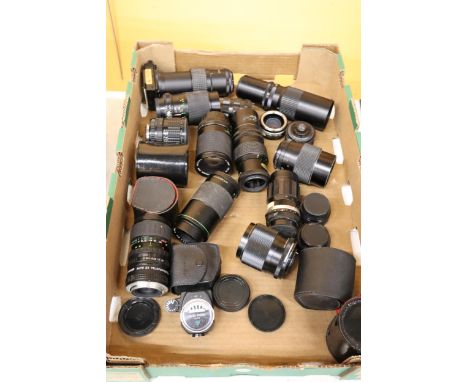 A JOBLOT OF VINTAGE CAMERA LENS (25 IN TOTAL) 