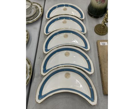 FIVE CROWN STAFFORDSHIRE CRESCENT SHAPED PLATES, WITH THE MOTTO 'HEAVENS LIGHT OUR GUIDE' 