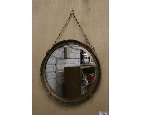 A VINTAGE ROUND MIRROR WITH GILT AND GREEN FRAME, AND CHAIN HANGING, DIAMETER 40CM 