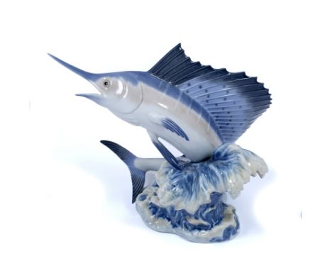 A LLADRO PORCELAIN FIGURINE 'Majesty of the Seas', 06796, 29cm in height, with original box