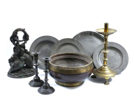 A SMALL COLLECTION OF ANTIQUE PEWTER AND COPPERWARE including a mazer, a knopped brass candlestick standing on three claw fee