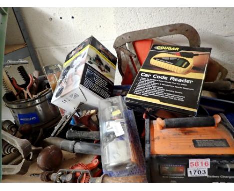 Shelf of mixed tools including Draper hydraulic trolley jack. Not available for in-house P&amp;P 