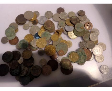 Quantity of coins, badges and medallions. UK P&amp;P Group 1 (£16+VAT for the first lot and £2+VAT for subsequent lots) 