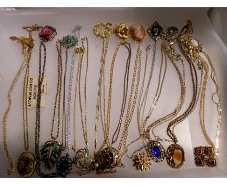 Twenty mixed costume jewellery pendants and chains. UK P&amp;P Group 1 (£16+VAT for the first lot and £2+VAT for subsequent l