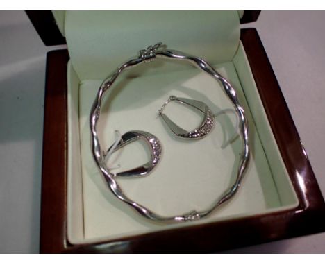White metal bangle and earring set. UK P&amp;P Group 1 (£16+VAT for the first lot and £2+VAT for subsequent lots) 