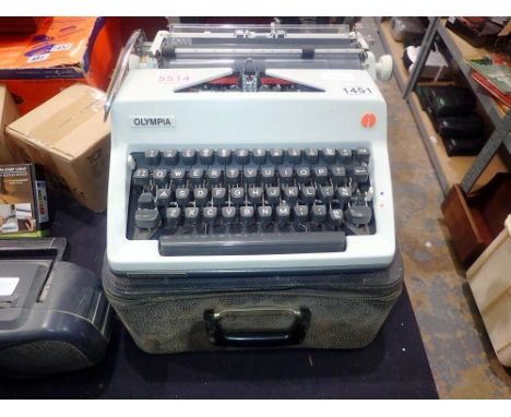 Olympia Werke AG Wilhemshaven typewriter, number 052903. Not available for in-house P&amp;P 