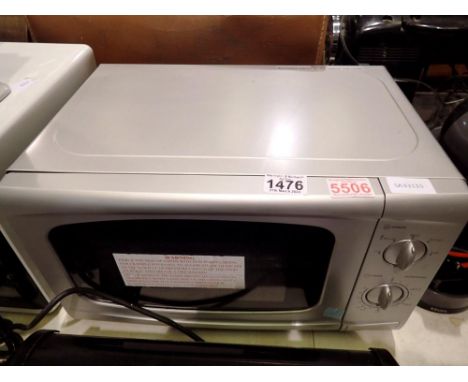 Cookworks MM717CPE FPM 2450Mhz microwave. New. All electrical items in this lot have been PAT tested for safety and have pass