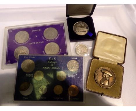 Mixed commemorative coin sets and medals. UK P&amp;P Group 1 (£16+VAT for the first lot and £2+VAT for subsequent lots) 