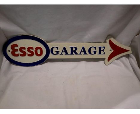 Cast iron Esso garage arrow sign, D: 45 cm. Not available for in-house P&amp;P 