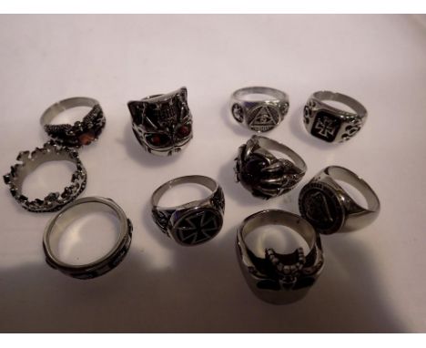 Quantity of mixed large gothic and ornate rings. UK P&amp;P Group 1 (£16+VAT for the first lot and £2+VAT for subsequent lots