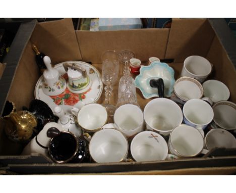 A TRAY OF ASSORTED CERAMICS AND GLASS TO INCLUDE HORNSEA, GOEBEL ETC. 