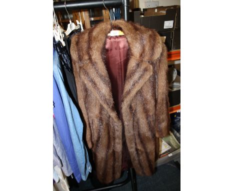 A VINTAGE LADIES FUR COAT 