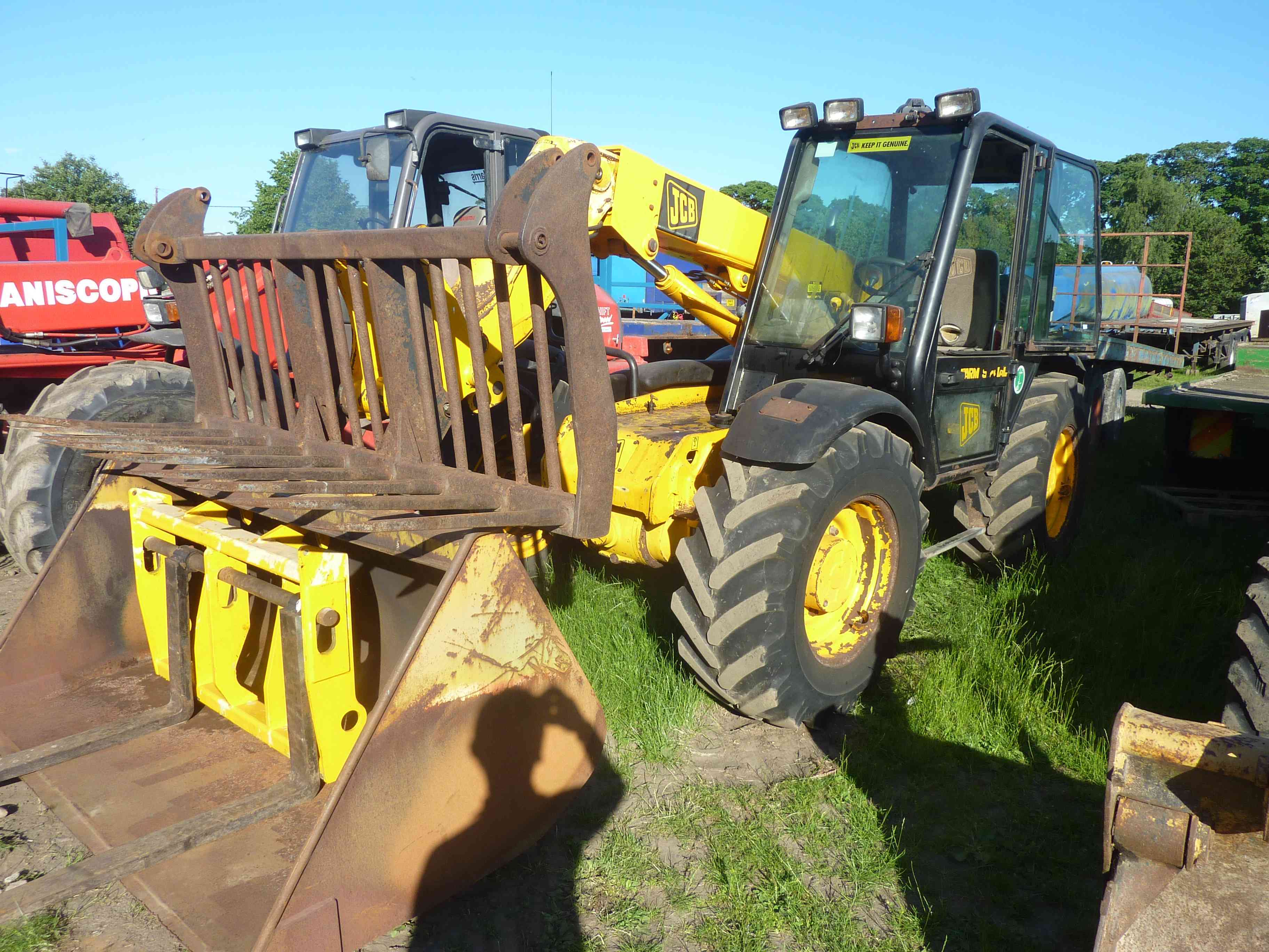 JCB 526 Farm Special loadall, pallet forks, bucket & fork. 2002