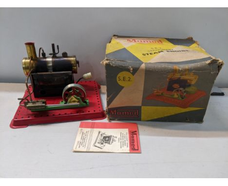 A boxed Mamod SE2 Stationary Steam Engine Location: 