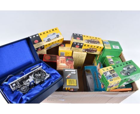 A QUANTITY OF MAINLY BOXED MODERN DIECAST VEHICLE MODELS, to include boxed Forward Models 1/76 scale Birmingham City Transpor