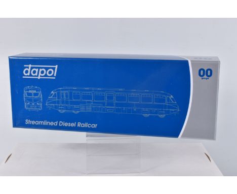 A BOXED DAPOL OO GAUGE STREAMLINED DIESEL RAILCAR, 17 Express Parcels GWR Chocolate and Cream, item no. 4D-011-100, appears i