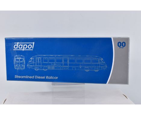 A BOXED DAPOL OO GAUGE STREAMLINED DIESEL RAILCAR, 16 Lined Chocolate and Cream GWR Twin Cities Crest, item no. 4D-011-009, a