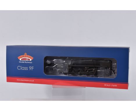 A BOXED  BACHMANN  BRANCHLINE  MODEL  RAILWAYS  OO GAUGE Standard Class 9F, 92189 in BR Black with late crest, weathered, ite