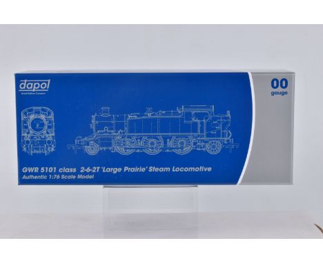 A BOXED DAPOL OO GAUGE GWR 5101 CLASS STEAM LOCOMOTIVE, 2-6-2T 'Large Prairie' 6167, lined green, L/Crest bunker steps ERA 4,