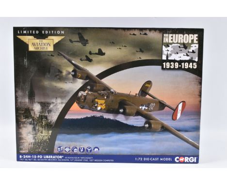 A BOXED LIMITED EDITION CORGI AVIATION ARCHIVE WAR IN EUROPE 1939-1945 B-24H-15-FO LIBERATOR 1:72 SCALE MODEL DIECAST AIRCRAF