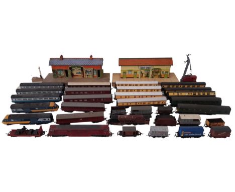 A collection of 00 gauge locomotives coaches and wagons including Western Gladiator diesel engine by Lima, Intercity locomoti