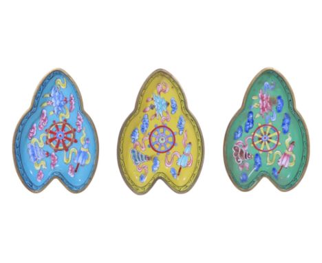 Three Chinese heart shaped cloisonné enamel dishes, 12cm x 8cm.