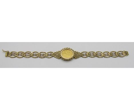 Half sovereign dated 1982, set in a 9ct twisted gate link bracelet, 18cm L approx, 11.2g