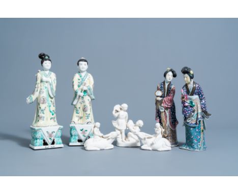 Full title: Seven Chinese famille rose, verte and blanc de Chine porcelain figures and groups, 20th C.Description: H 32,4 - 9