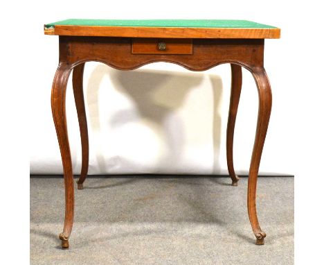 French walnut card table, square top with rounded corners, baize covered, shaped frieze with four drawers, cabriole legs, 75x