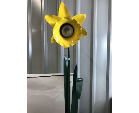 A standard lamp in the form of a daffodil, 151 cm