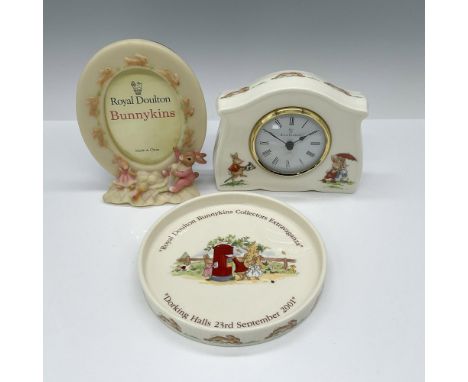 These three pieces include a porcelain dish celebrating the Collectors Extravaganza at Dorking Halls on September 23rd, 2001,
