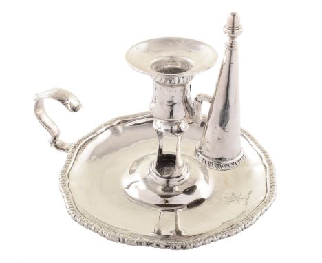 Georgian silver chamber stick and snuffer, plain polished with pie crust border, 6-point star crest engraved to dish, complet