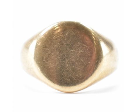 A hallmarked 9ct gold signet ring. Hallmarked Sheffield. Weight 6.2g. Size N.5.