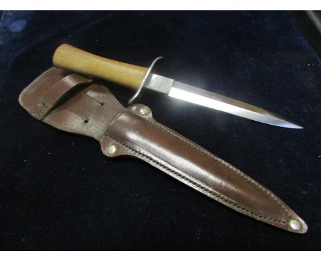 Knife: A scarce WW2 fighting knife by Cogswell & Harrison the London Gunsmiths (see R. Flook The F.S knife page 181) Blade 5.