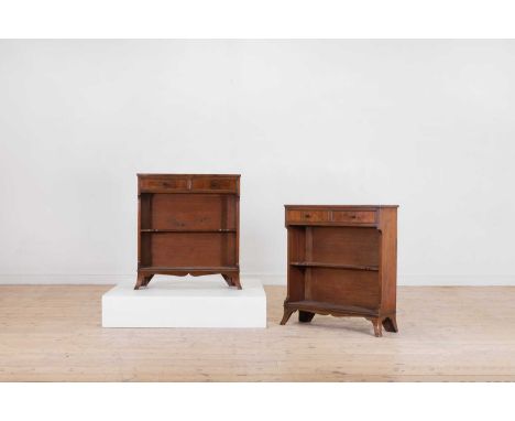 A pair of small Regency-style mahogany open bookcases, late 19th/early 20th century, each rectangular top with strung detail,