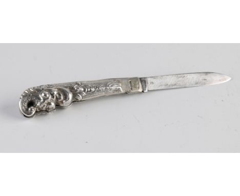 Antique Frisian pocket knife with silver, 833/000, decorated with a woman and man portrait. MT.: Jan Schijfsma, Woudsend, 184