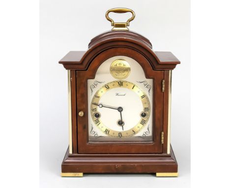 Dutch burr walnut Warmink mantel clock with Westminster quarter strike on five gong rods. Second half of the 20th century. Di