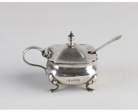 Silver mustard pot, 925/000, square model with a decorated rim and 4 curled legs with blue glass inner bowl. MT.: unclear, Sh