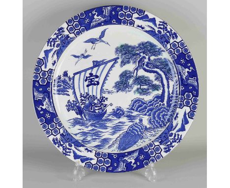 Large antique ceramic decorative dish with chinoiserie decor. Circa 1880. Size: Ø 42 cm. In good condition.