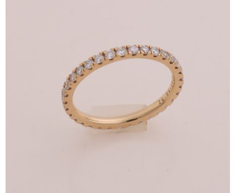 Yellow gold alliance ring, 750/000, with diamond. Ring set all around with 33 brilliant cut diamonds, approx. 0.66 ct in tota